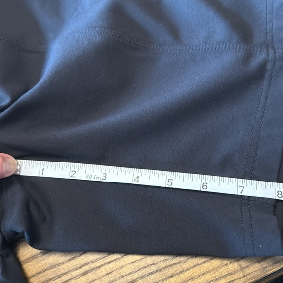 Athleta Women’s Shorts - Size L - Picture 5 of 7
